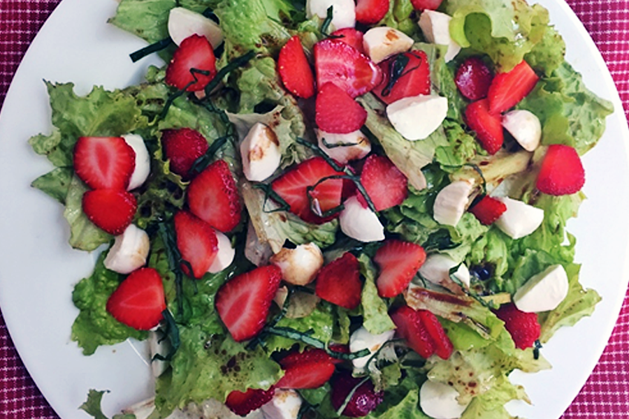 Strawberry Salad with Mozzarella and Balsamic Vinaigrette